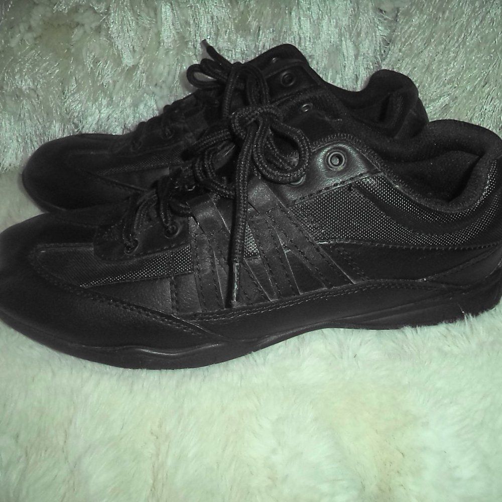 SAFE T STEP SNEAKERS BLACK COMFORT SHOES OIL & SLIP RESISTANT~WOMENS SIZE 9.5 W